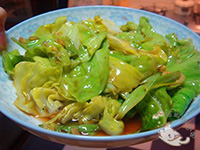 家中常用調(diào)味料就可以腌一罐酸辣可口的包菜，一頓能吃三碗飯！